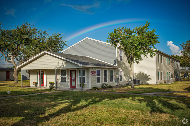 Rockport Oaks Garden Apartments - Rockport Oaks Garden Apartments