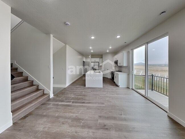 Photo - 1268 W Mahogany St