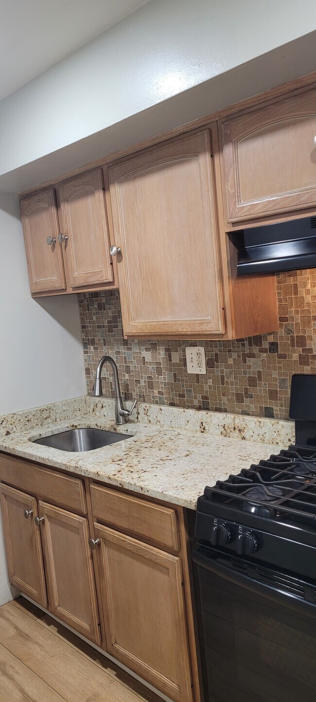 Photo - 1248 16th St NE