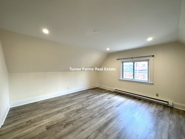 Photo - 72 Roseclair St Apartments Unit 2