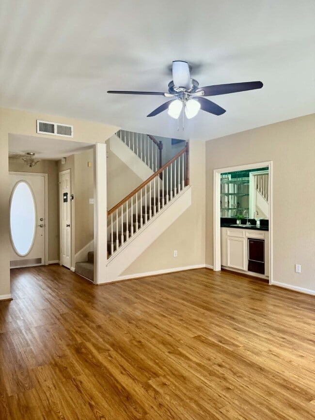 Photo - 2413 Potomac Dr Unit D