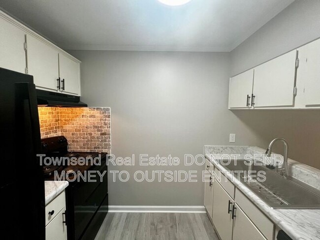 Photo - 5853 Century Oaks Dr
