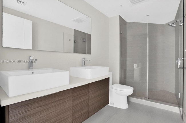 Photo - 1010 SW 2nd Ave Unidad 1004