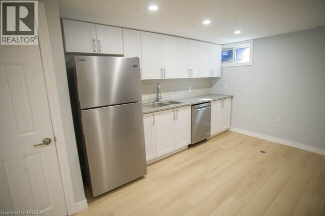Photo - 415 Chatham St