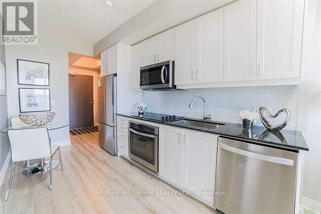 Photo - 9618 Yonge St Unit 1015