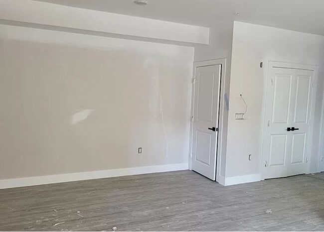 Building Photo - 240 Chestnut St Unit 2nd floor Rental