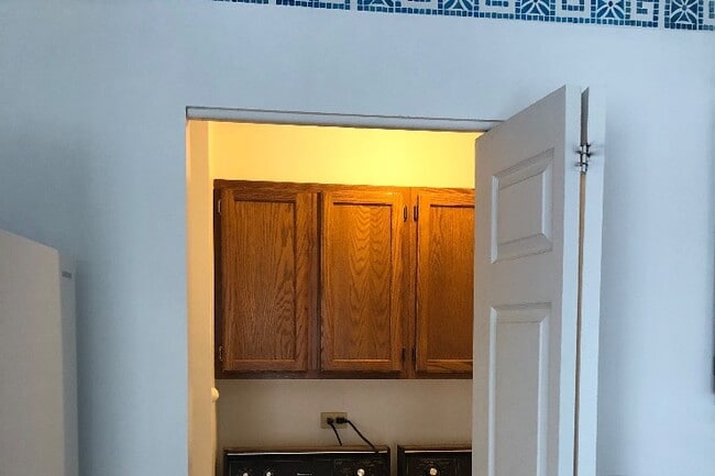 Photo - 320 Crestview Dr