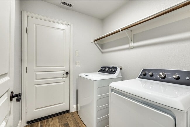 Photo - 3317 Creekhaven Dr