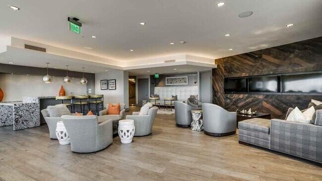 Photo - 350 North St. Paul Street Unidad d1