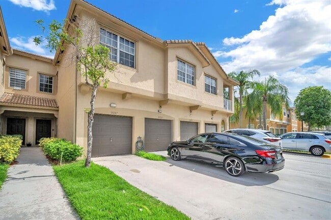 Building Photo - 13227 SW 42nd St Rental