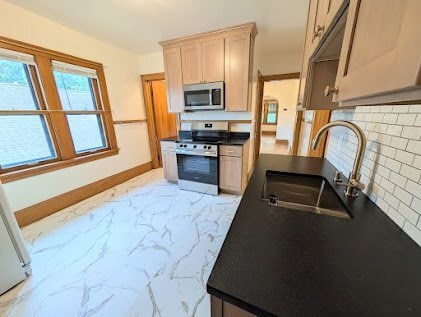 Building Photo - 2346 N 68th St Unit Lower
