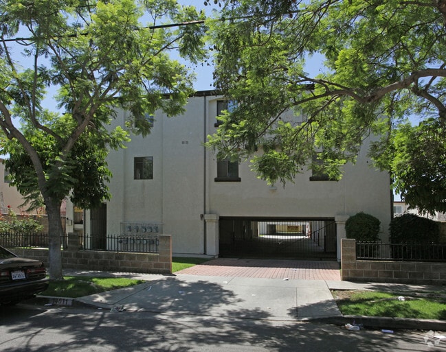 14011 S Budlong Ave