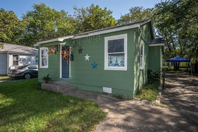Photo - Three Bedroom Rental
