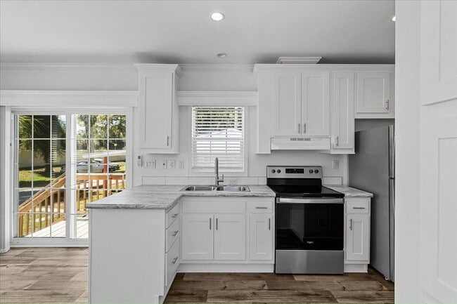 Photo - 14035 W River Rd
