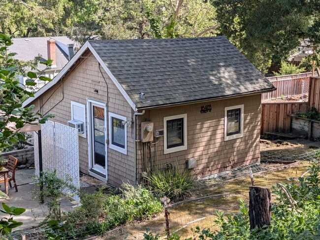 Building Photo - 16403 Kennedy Rd Unit ADU