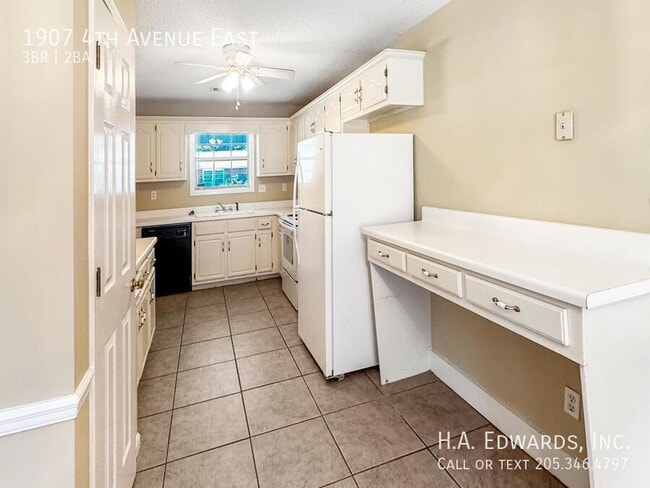 Photo - 1907 4th Ave E