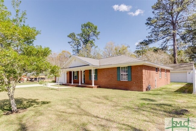 Building Photo - 110 Pinewood Dr Rental