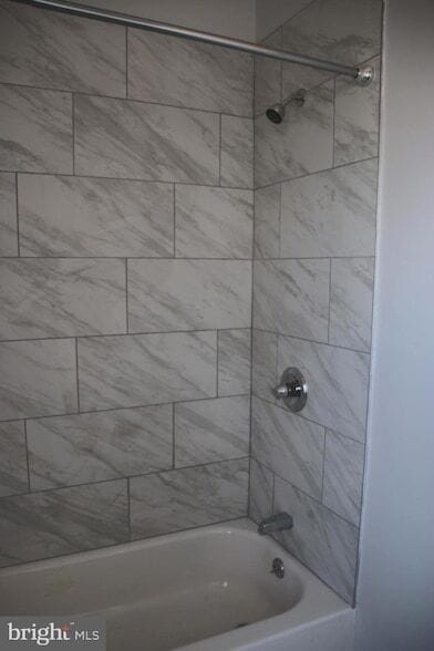 Photo - 933-35 Belmont Ave