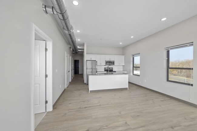 Lofts at 128