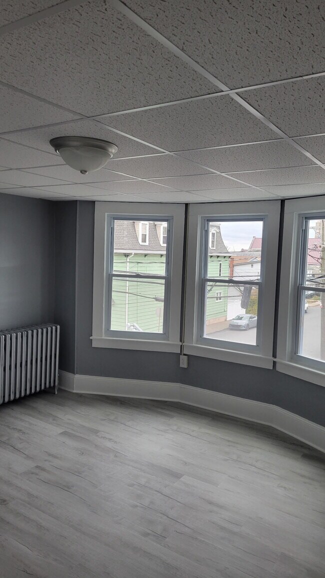 Photo - 701 Front St