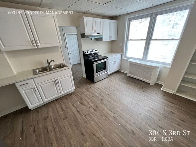 Photo - 304 S 3rd St