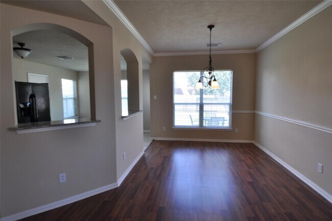 Photo - 5823 Ridgebluff Ln