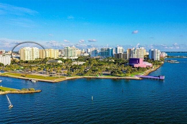 Building Photo - 800 N Tamiami Trl Unit 1111