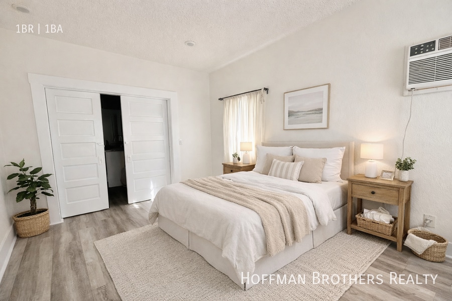 Photo - 1338 S Catalina St