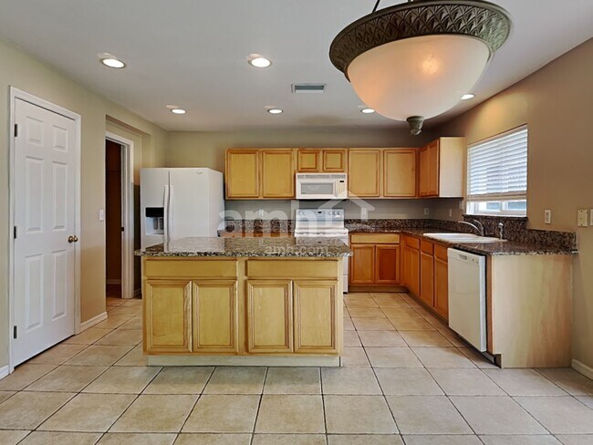 Photo - 6924 Lake Eaglebrooke Dr