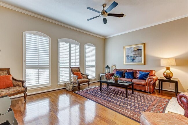 Photo - 2010 Fairview St