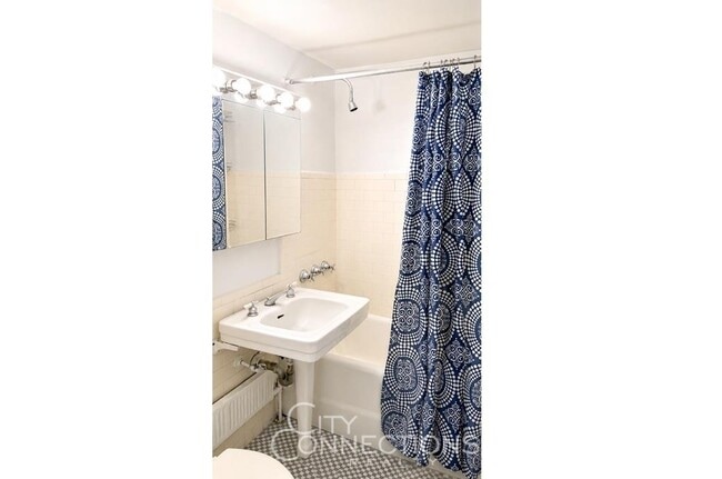 Photo - 320 E 42nd St Unit 1217