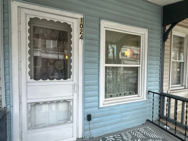 Photo - 1024 Birch St