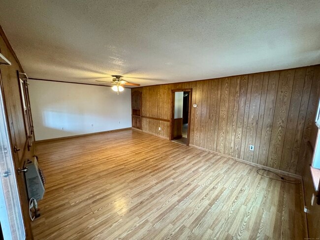 Photo - 30 N Chestnut St