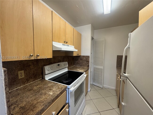 Photo - 888 NE 132nd St Unit 205