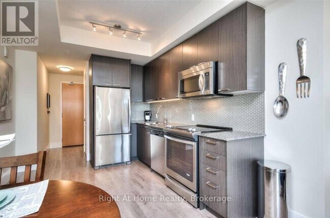Photo - 155 St Leger St Unit 117