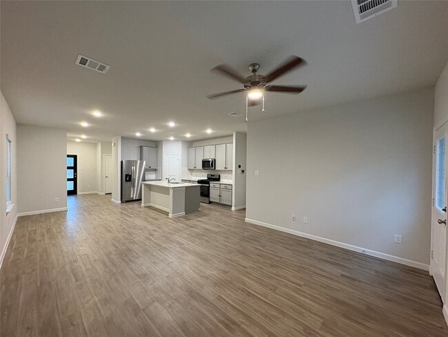 Photo - 56 Valiant Ridge Trail