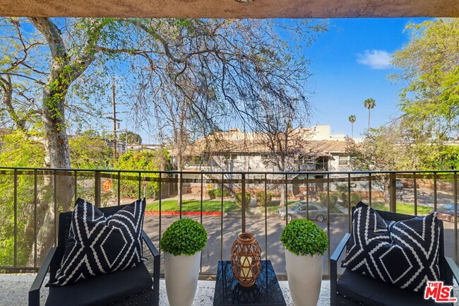 Photo - 14850 Hesby St Unidad 203