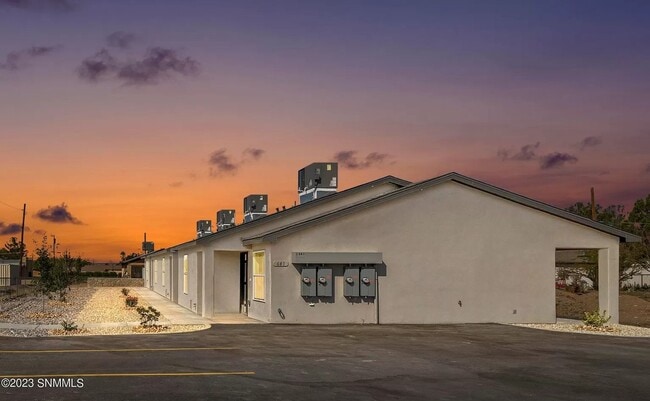 Building Photo - 649 N Espina St Unit 2D