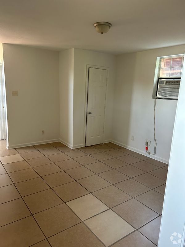 Building Photo - 1864 N Galvez St Rental