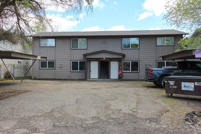 Building Photo - 3426-3442 Hadley St NE Unit 3436