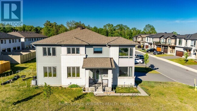 Photo - 660 Fenwick Wy