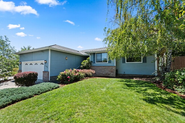Photo - 2890 Wedgewood Ln