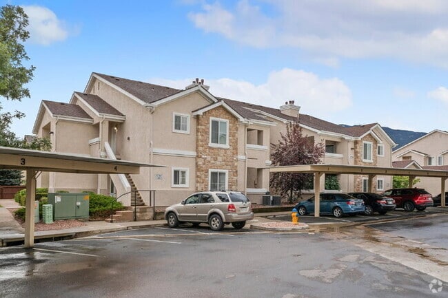 Building Photo - Stylish 3-Bed Condo in Gated Community – J... Unit APT E