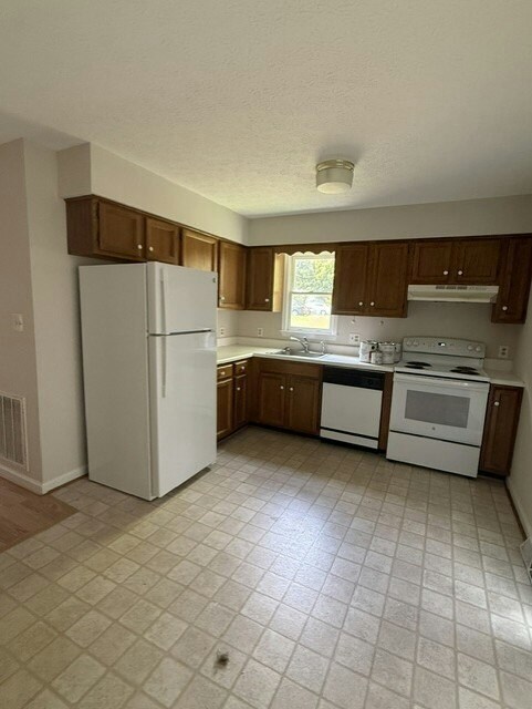 5826 Raiford Cir