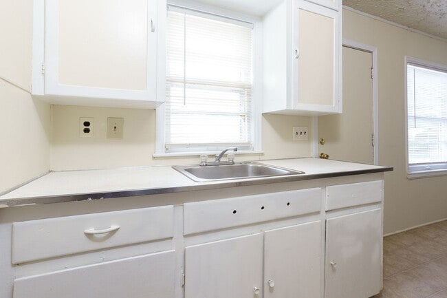 Building Photo - 918 S Hiram St Unit 1