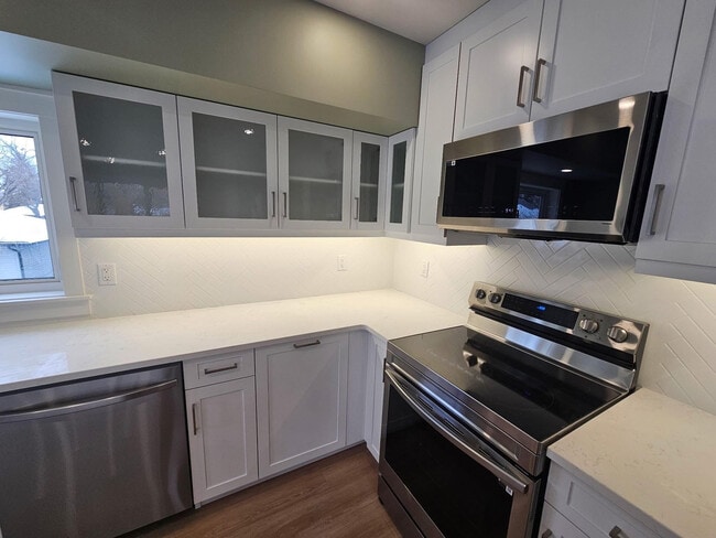 Photo - 3039 Whitmore Ave