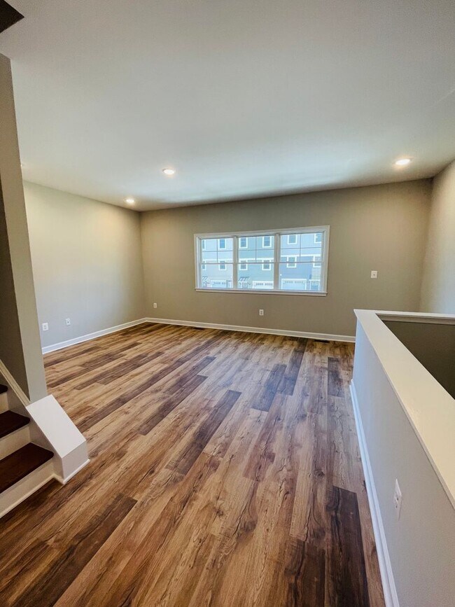Photo - Like New End Unit Townhouse in Congers Creek