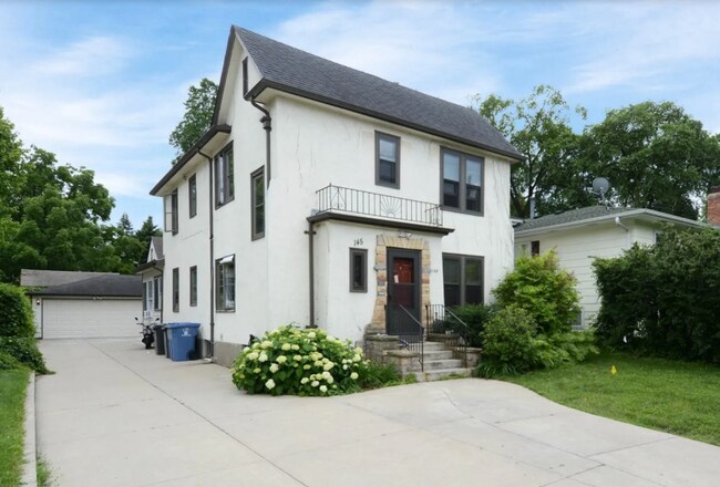 Photo - 2 bedroom 1 bath main level with office and porch. Unit 1