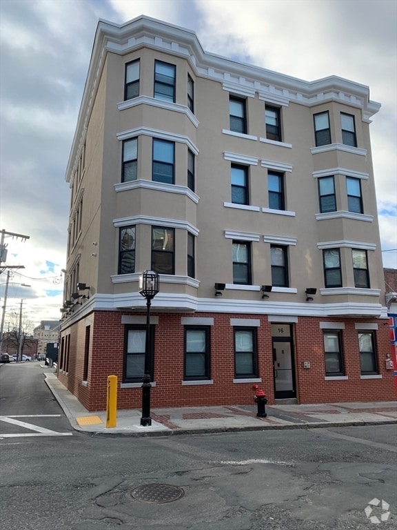 Building Photo - 16 5th St Unit 2 Rental