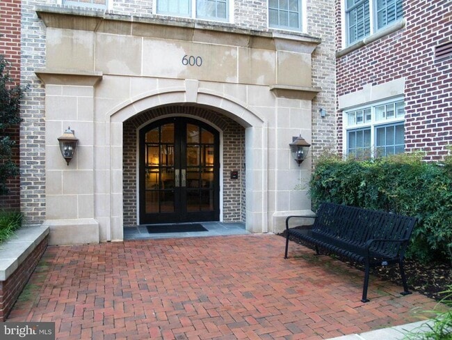Photo - 600 Second St Unit 303